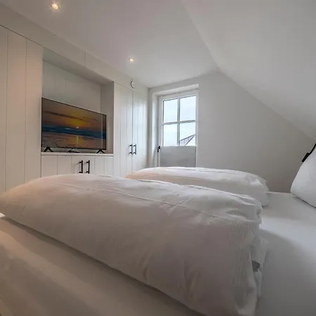 Doppelhaushaelfte Strandgut 4 Holiday home *