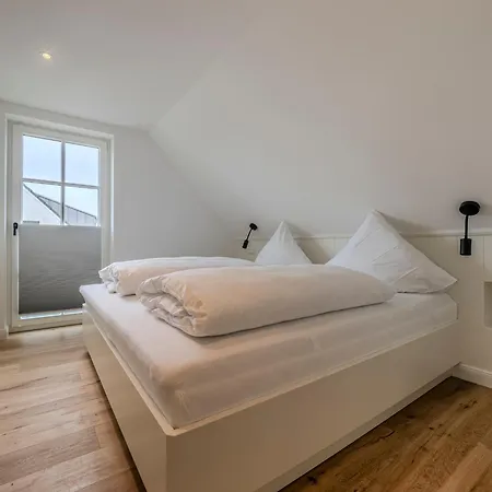 Holiday home Doppelhaushaelfte Strandgut 4 Sylt